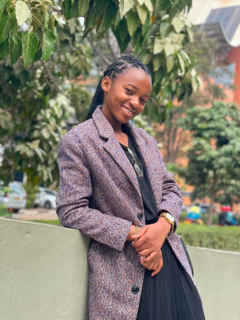 Professional portrait of Dinah BANDU
